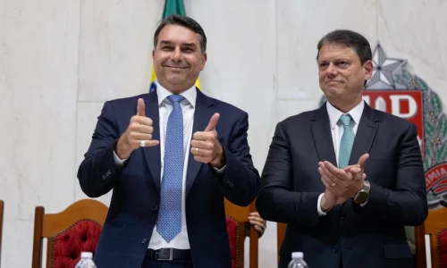 Marcha Para Jesus tem reencontro de Flávio e Tarcísio após Dark Horse
