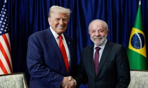 Lula telefona para Trump e marca reunião para discutir tarifaço dos EUA sobre produtos brasileiros