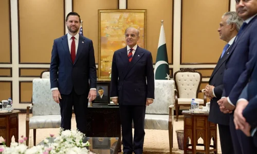 EUA e Irã devem voltar ao Paquistão para nova negociação, diz agência