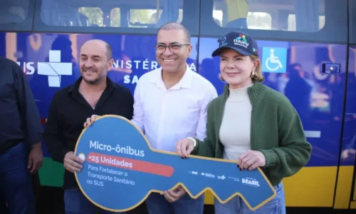 PARANÁ: Ratinho marca obras enquanto Gleisi cola Lula ao Paraná
