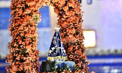 Como Nossa Senhora Aparecida foi proclamada rainha e padroeira do Brasil