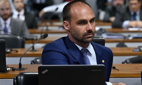 Eduardo diz se sentir seguro nos EUA após green card