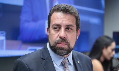 Boulos chama Bolsonaro de “coisa ruim” e critica habitação