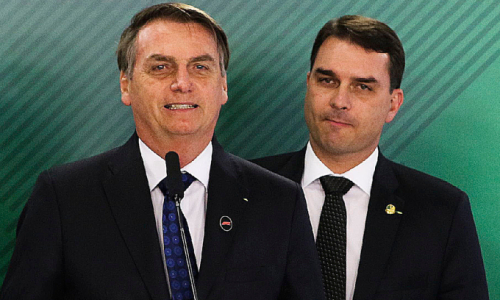 PoderData: 45% dizem ser ‘certa’ suspensão de visitas de Flávio a Bolsonaro