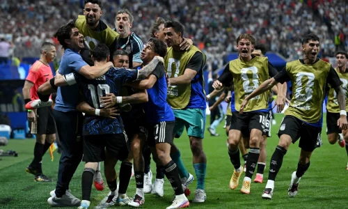 Argentina vira contra a Inglaterra e está na final da Copa do Mundo