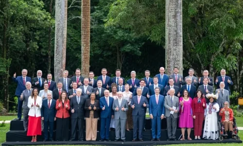 Lula comanda reunião ministerial com auxiliares que vão deixar cargos