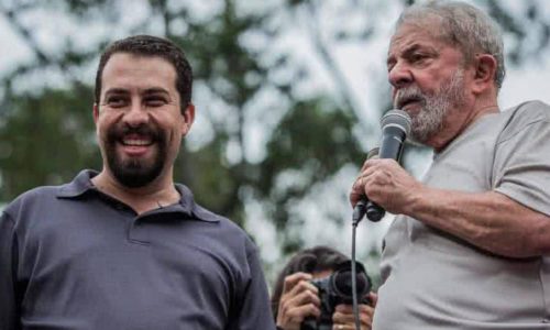 Boulos reforça apoio a Lula em ato com MTST em São Paulo