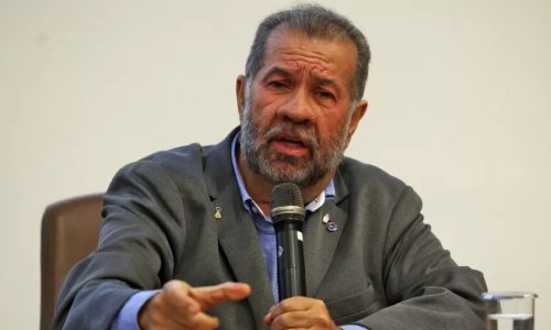 PDT oficializa apoio a Lula e Lupi critica rumo de Ciro