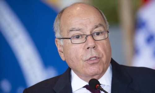 Vieira se reúne com embaixador após ataques de Milei