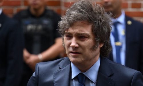 Decisão de Moraes inviabiliza visita de Milei a Bolsonaro