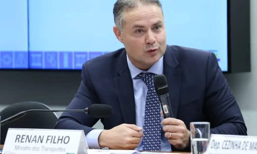 “JHC perdeu seu gabinete do ódio”, diz Renan Filho sobre suspensão de veículos