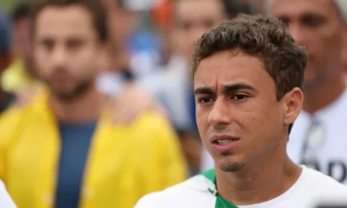 Como Nikolas foi de bolsonarista raiz a protagonista de racha na direita