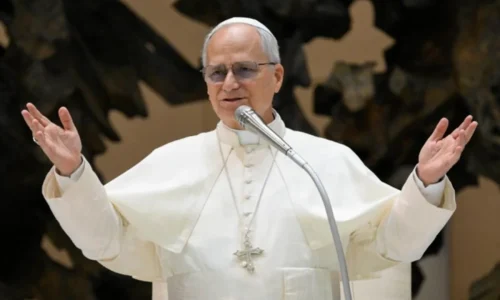 Papa Leão XIV é diagnosticado com câncer e retira parte de pulmão