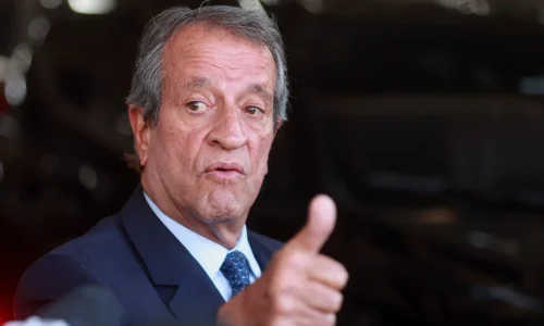 Valdemar decide repassar R$ 3 milhões a cada deputado que será candidato