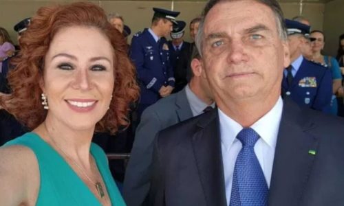 Carla Zambelli espera anistia caso Flávio Bolsonaro vença eleição, diz deputado italiano