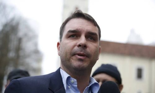 PT aposta em ligação de Flávio Bolsonaro com caso Banco Master