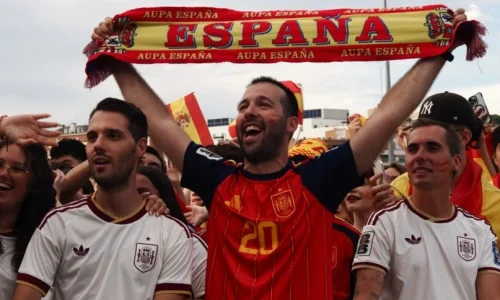 Espanha derruba França e volta à final da Copa do Mundo após 16 anos