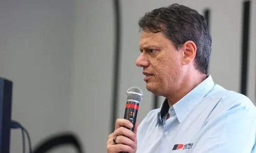 Tarcísio comunica PL que vai manter atual vice na chapa