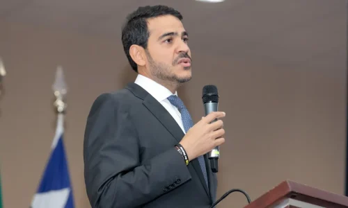 Lula mantém Silveira ministro e pode abrir caminho para destravar Messias