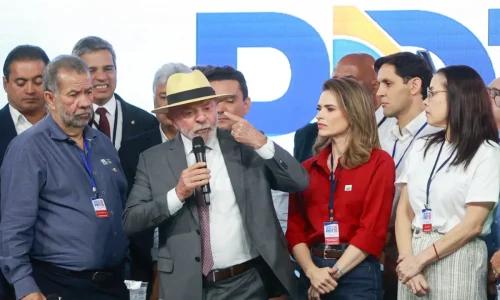 Pré-candidato a governador, Kalil falta à convenção do PDT com Lula
