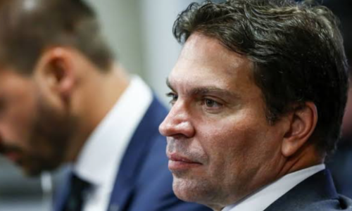 Foragido, ex-Deputado Federal Ramagem é preso por agentes do ICE nos EUA